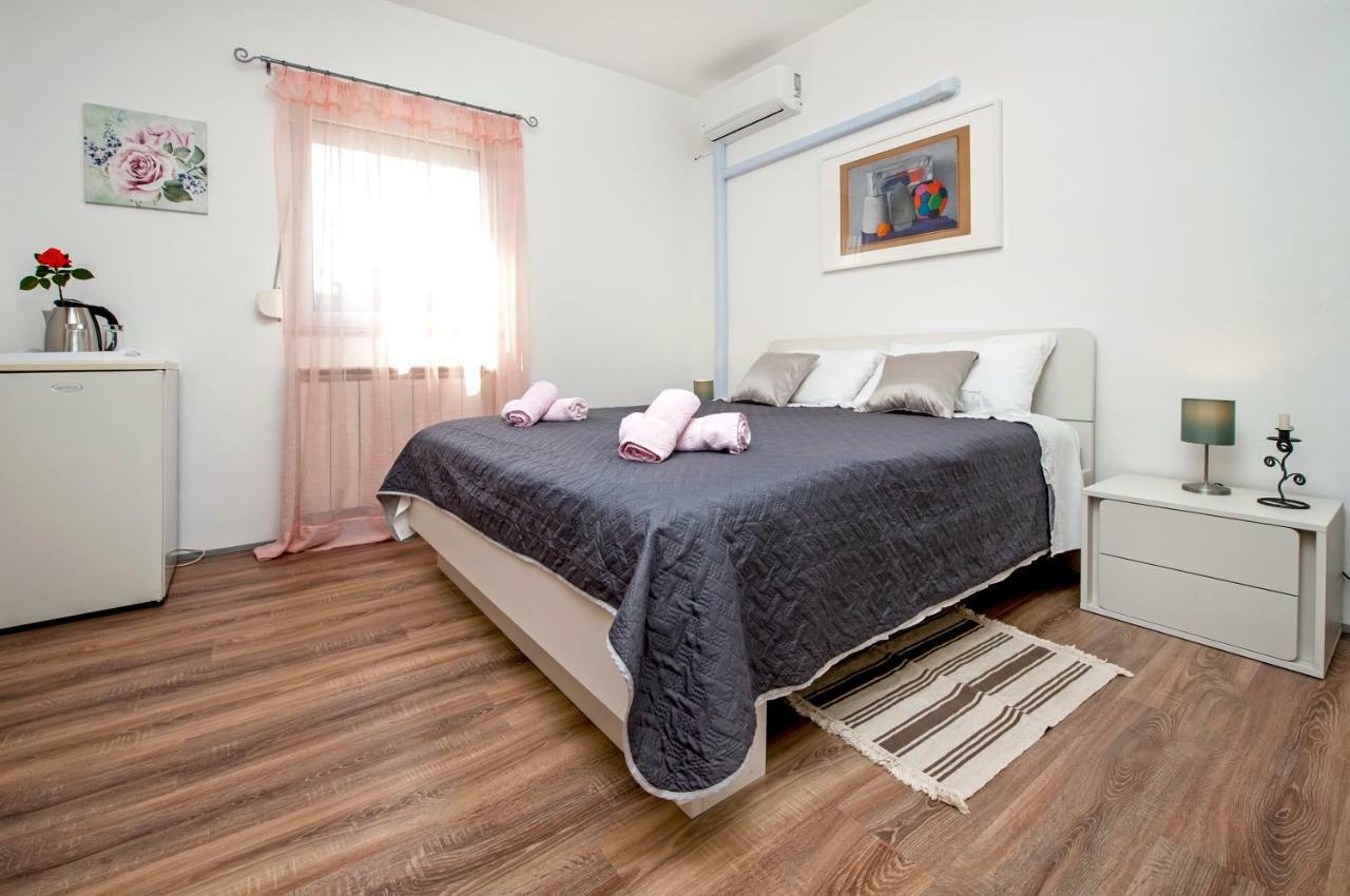 Rooms Mariana Ρόβινι Εξωτερικό φωτογραφία